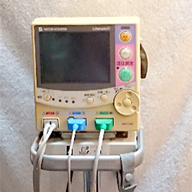 心電図モニター